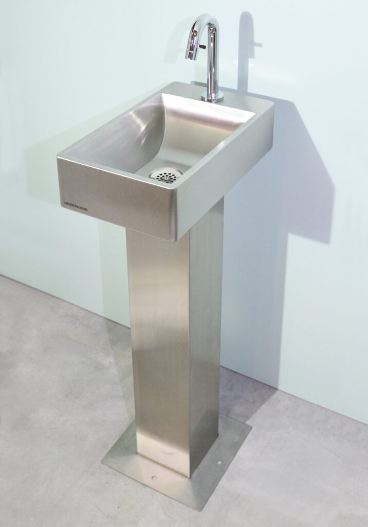 160025 Edelstahl Trinkbrunnen Hammer mit bauseitiger Armatur