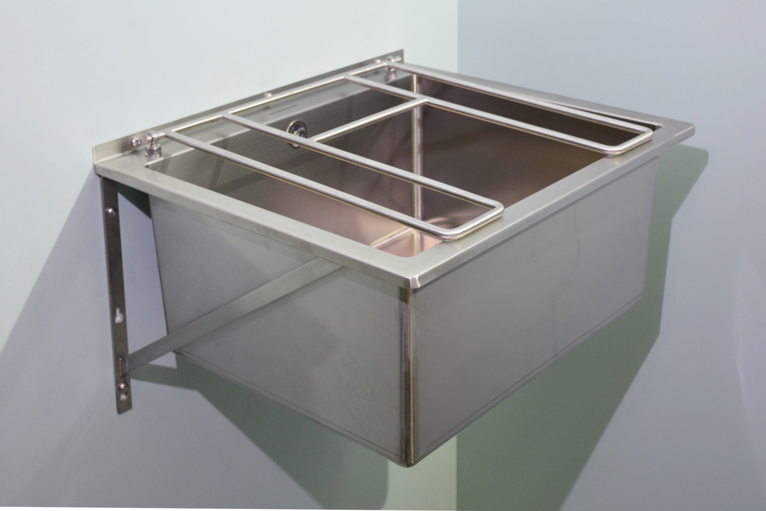 307100HK Ausgussbecken Solid 560, Küchensiebventil, Überlauf, Klapprost